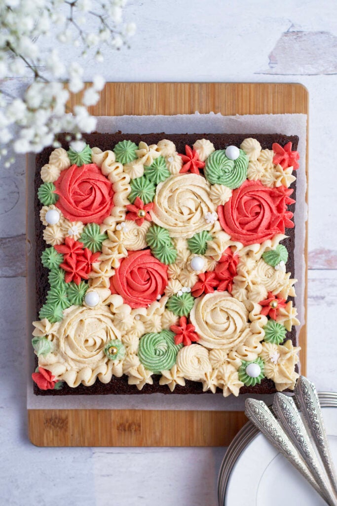decorated gingerbread snack cake