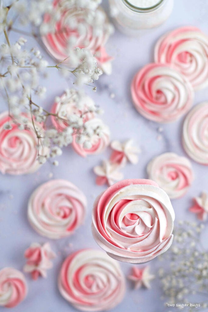 meringue rosettes with flowers