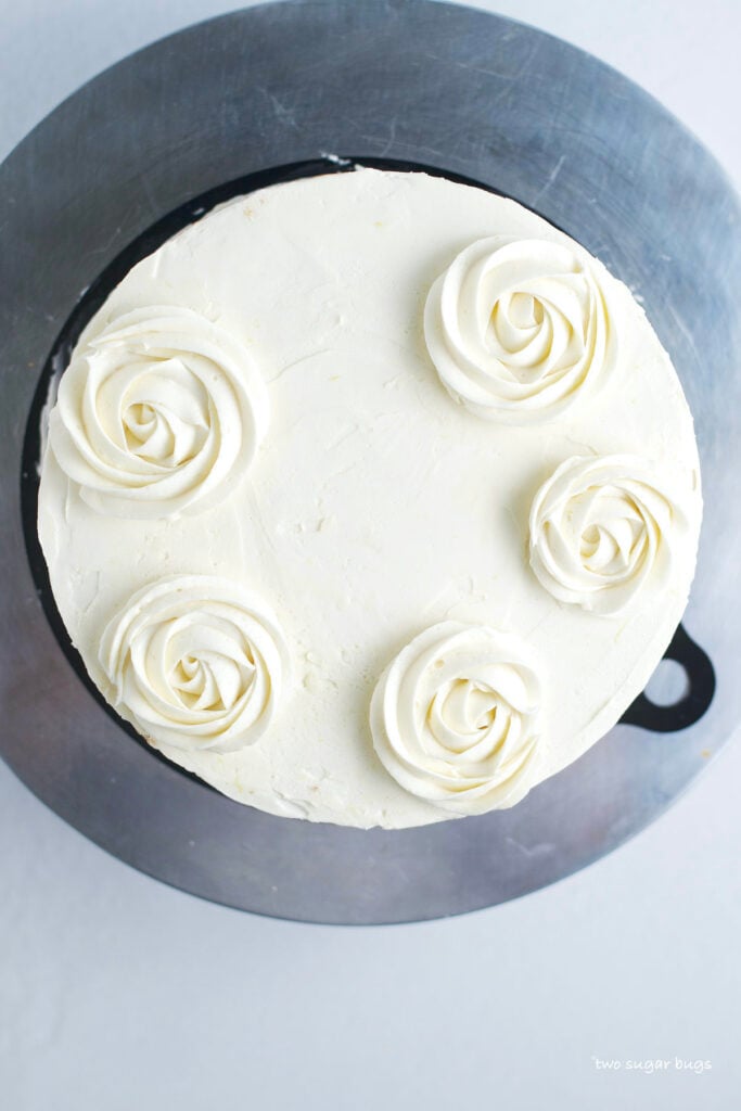 rosettes on a cake top