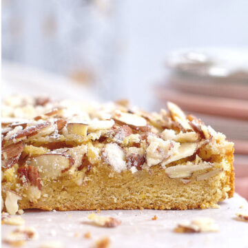 Non Layerd Cake Easy Single Layer Cakes without Frosting ~ two sugar bugs