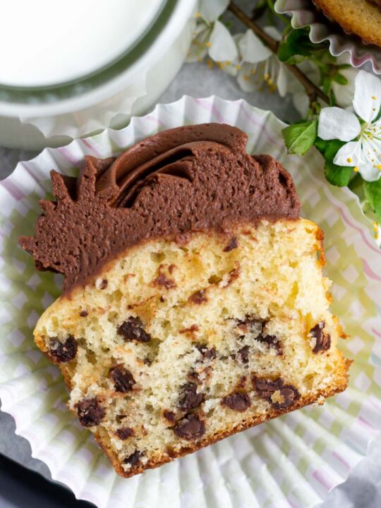 Easy Chocolate Chip Cupcakes ~ two sugar bugs