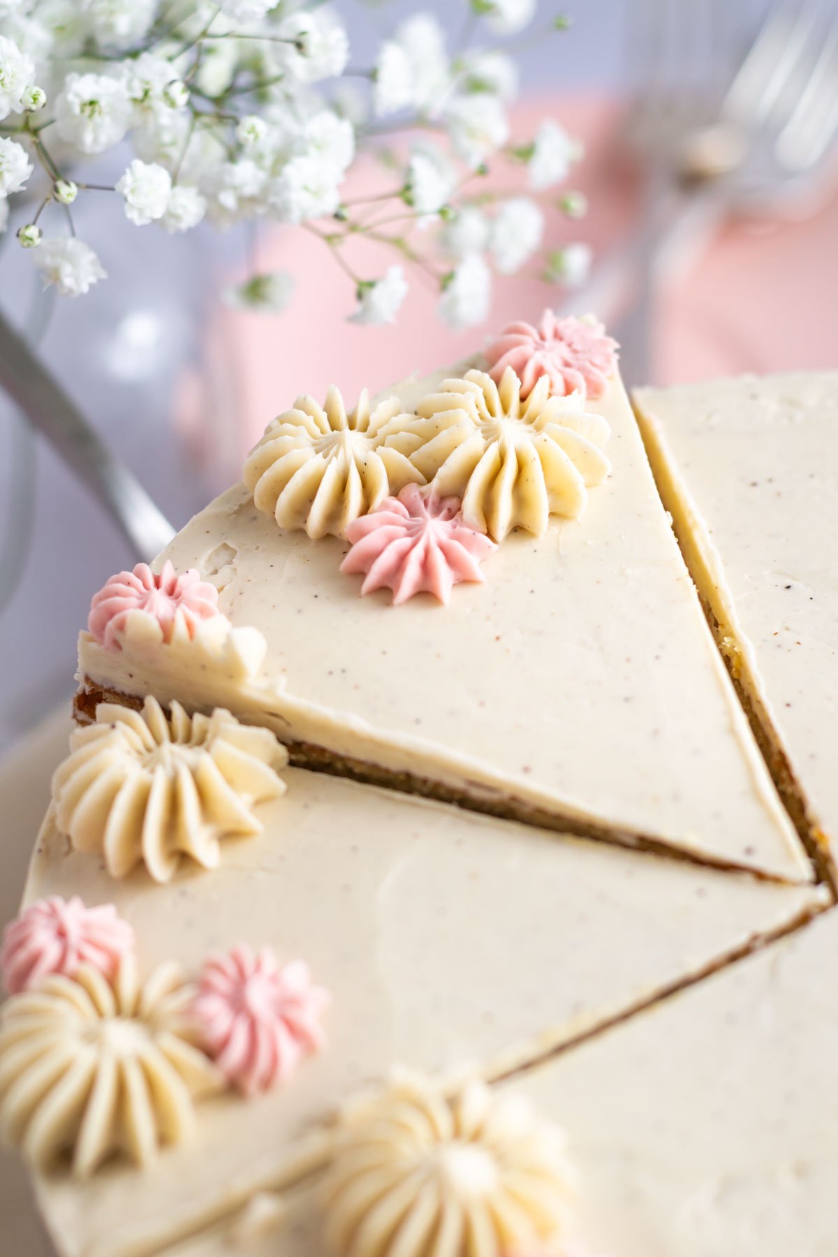 cut slices of decorated cake