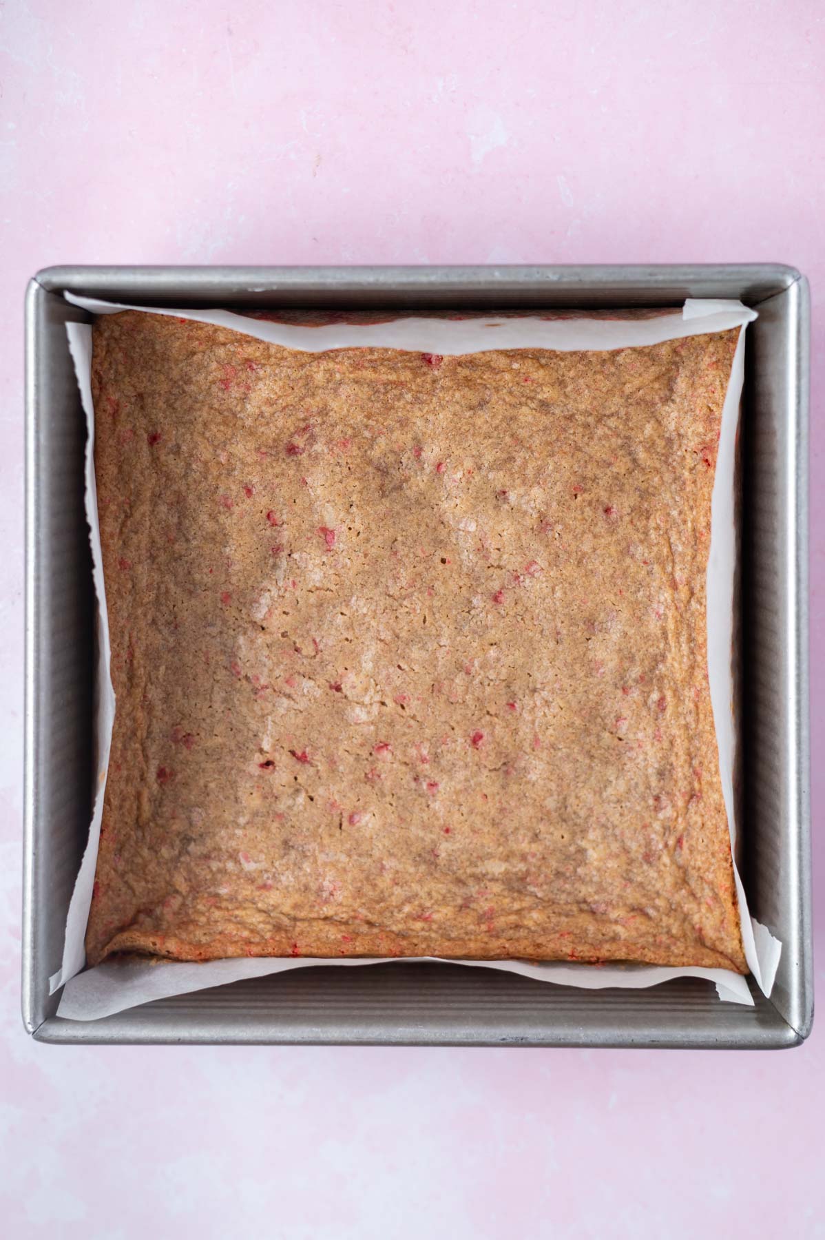 baked cinnamon blondies in a baking tin